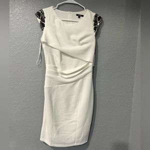 XOXO Junior's Size 3/4 White Sleeveless Pleated Sheath Dress With Embellishment